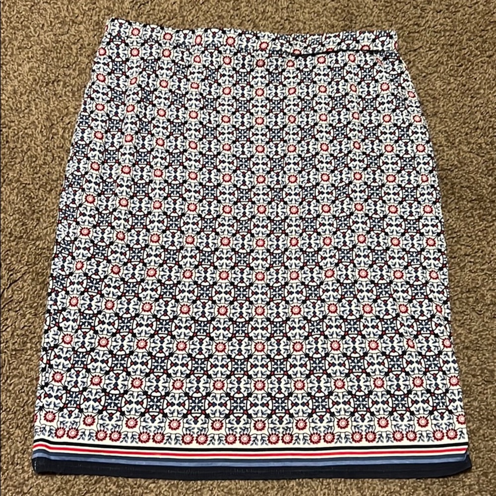 Professional patterned midi skirt